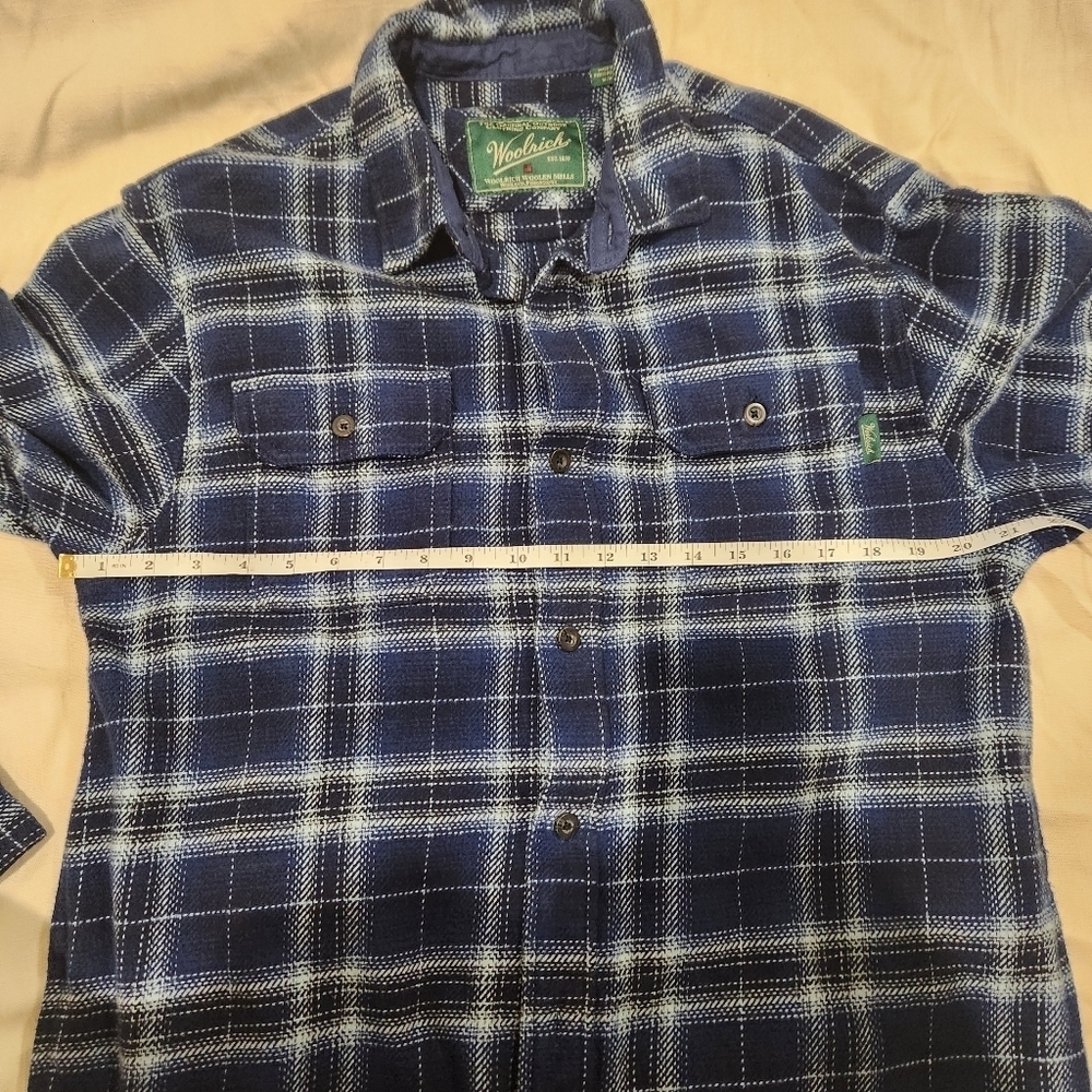 Woolrich Men’s Blue Plaid Flannel Shacket – 100% Cotton Button Down with Pockets - Picture 9 of 10
